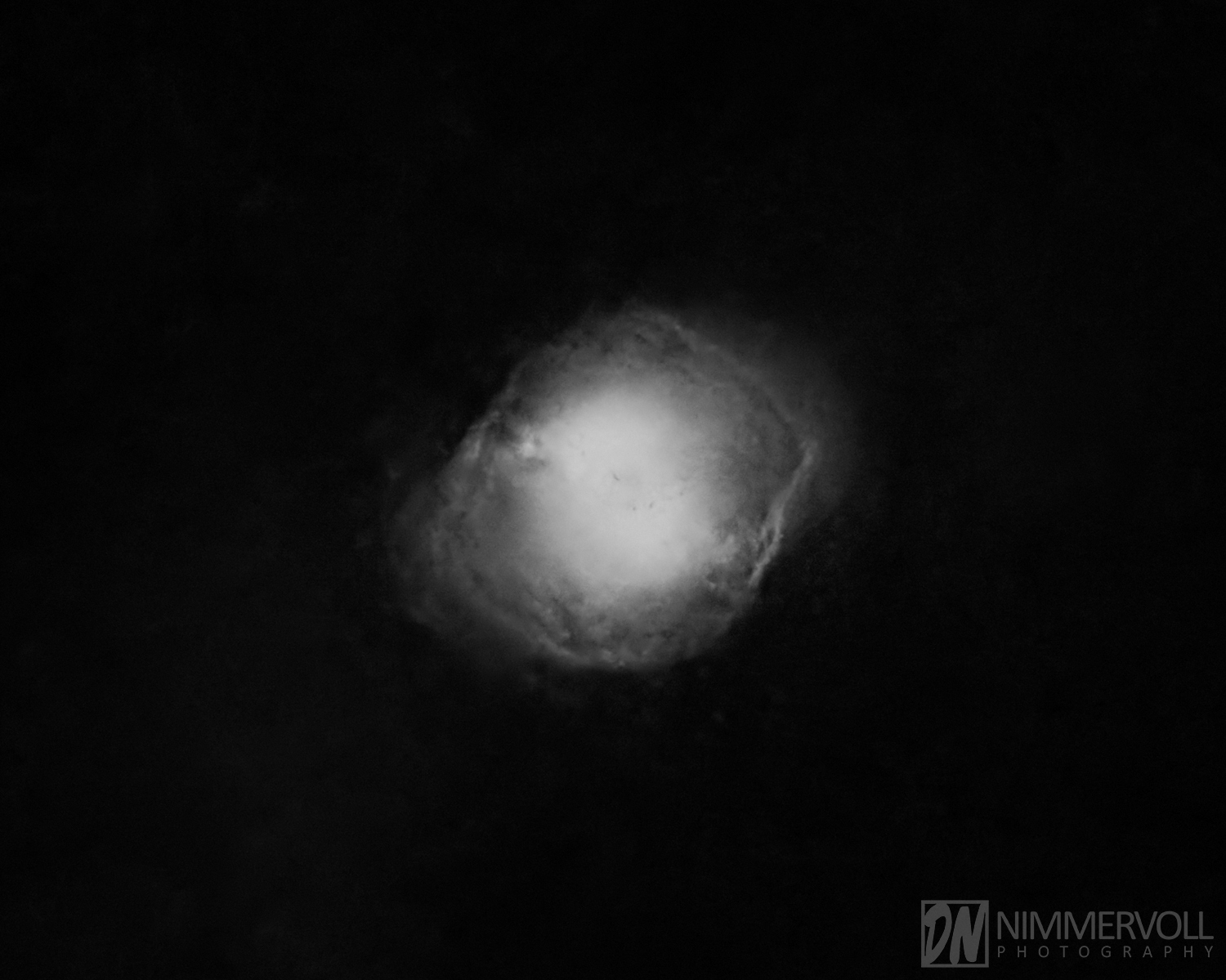 Messier 27 – ionisierte Helium II Linie – Sterne wurden entfernt